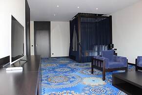 Hollywood De Luxe Hotel