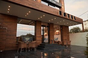 Hollywood De Luxe Hotel