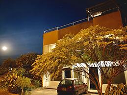 Hotel Zugi Inn
