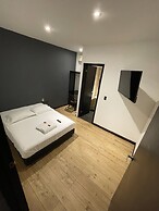 Hotel Zugi Inn