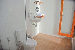 Mamaras Guest House