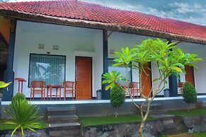Mamaras Guest House