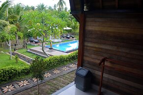 Mamaras Guest House