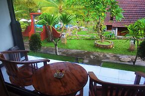 Mamaras Guest House