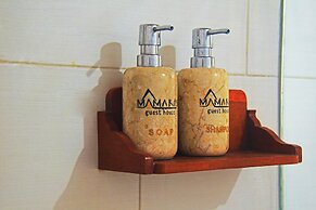 Mamaras Guest House