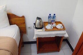 Mamaras Guest House
