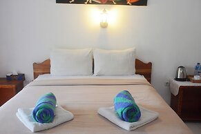 Mamaras Guest House