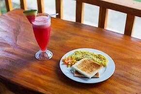 Mamaras Guest House