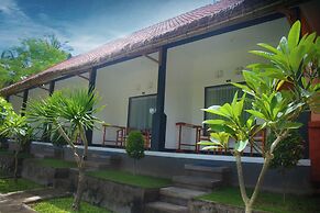 Mamaras Guest House