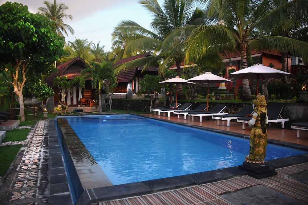Mamaras Guest House