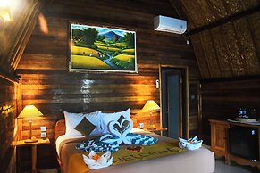 Mamaras Guest House