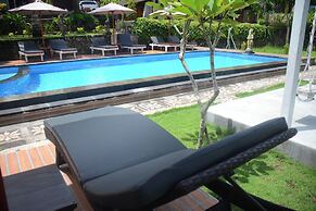 Mamaras Guest House
