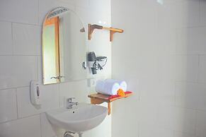 Mamaras Guest House