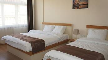 Newaz Hotel