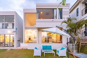 Luxury Hillside Villa with Sea Views