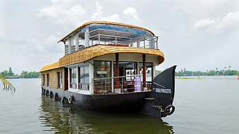 Upper Deck Houseboat