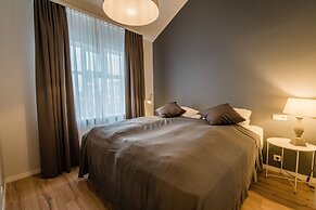Baldur Apartments