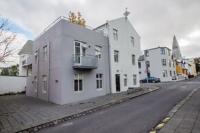 Baldur Apartments