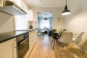 Baldur Apartments