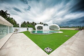 Beachfront Villa The Cloud