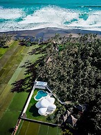 Beachfront Villa The Cloud