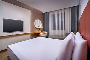 Best Western Premier Hidden Hills Hotel