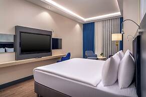 Best Western Premier Hidden Hills Hotel