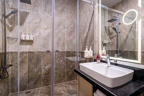 Best Western Premier Hidden Hills Hotel