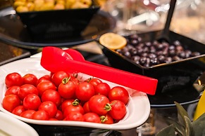 Best Western Premier Hidden Hills Hotel