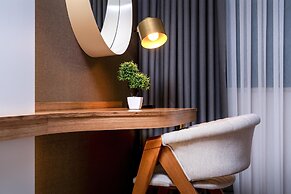Best Western Premier Hidden Hills Hotel
