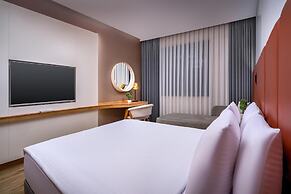 Best Western Premier Hidden Hills Hotel