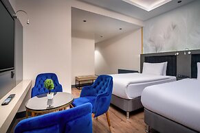 Best Western Premier Hidden Hills Hotel