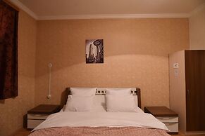 Hirmas Hotel