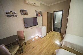Hirmas Hotel