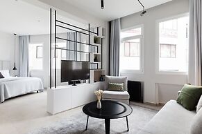 UPSTREET Luxury Apartments in Plaka
