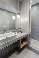 UPSTREET Luxury Apartments in Plaka