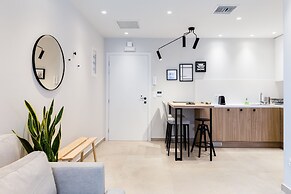 UPSTREET Luxury Apartments in Plaka