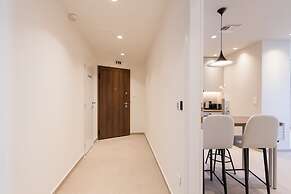 UPSTREET Luxury Apartments in Plaka