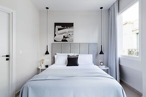 UPSTREET Luxury Apartments in Plaka