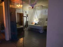 Awesome Place Hotel