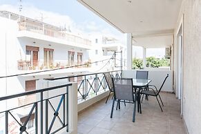 UPSTREET Superb & Comfy 2 BD Apt-Marousi