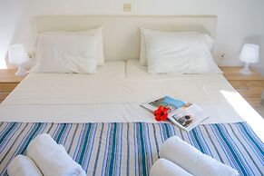 Hiona Apartments