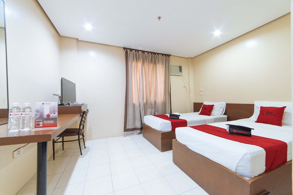 RedDoorz near Olongapo Bus Terminal