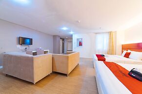 Reddoorz Plus @ Hotel Metro
