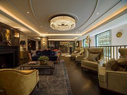 The Guardsman Hotel and Residences