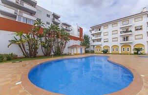 B41 - Windmill Modern with Pool
