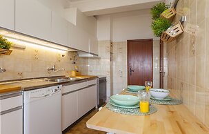 B43 - Spotless Seaview Apartment
