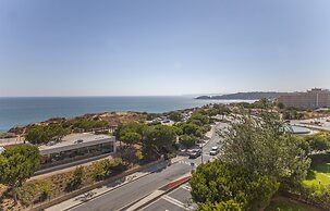 B43 - Spotless Seaview Apartment