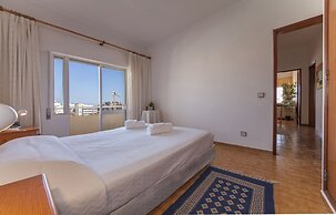 B43 - Spotless Seaview Apartment