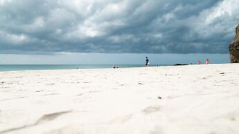 ONDA Surf Hotel
